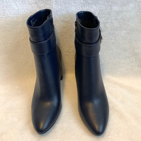 NEW Jones New York Size 8.5 Women Navy Blue Boots - Picture 2 of 7